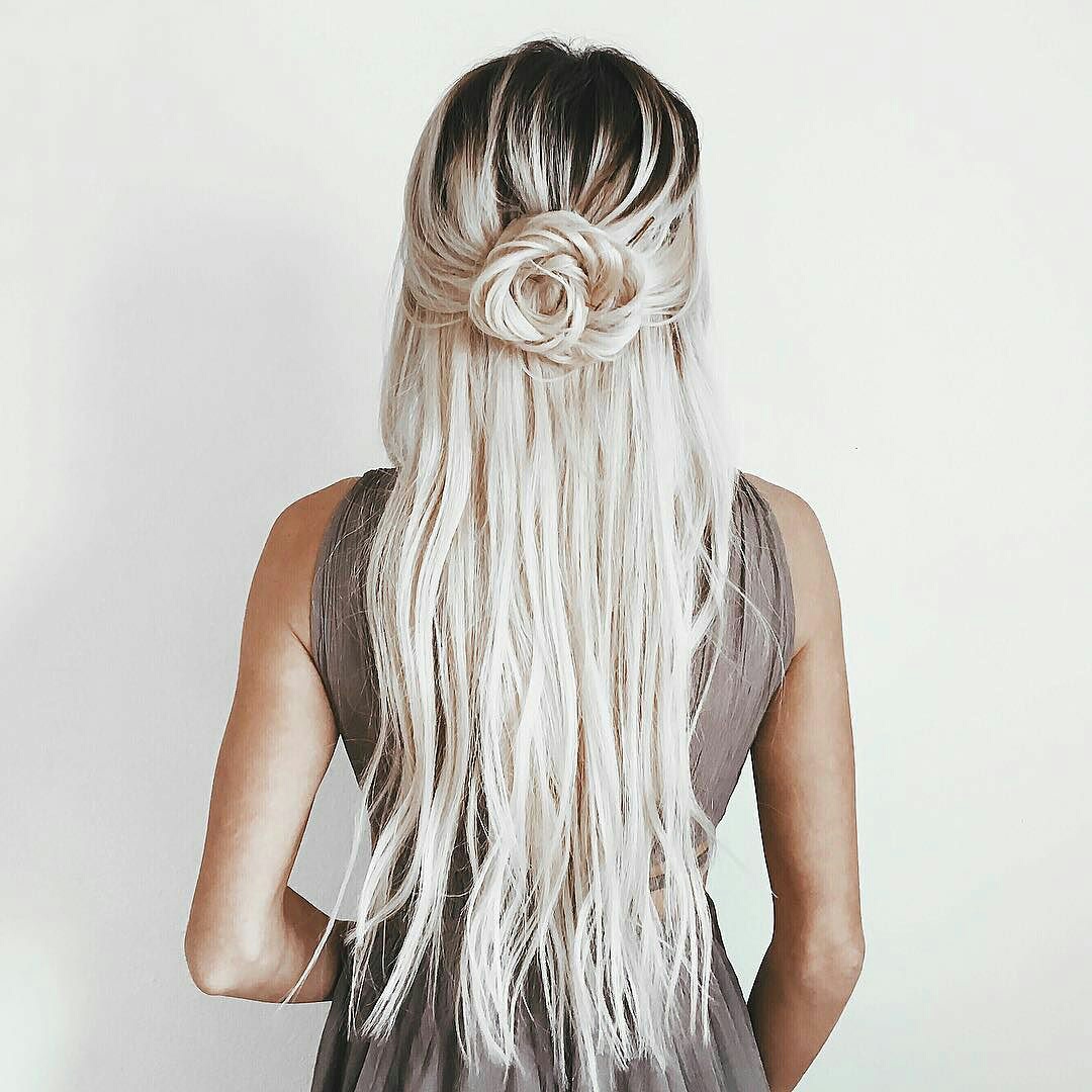 Прически и цвет длинных белых волос