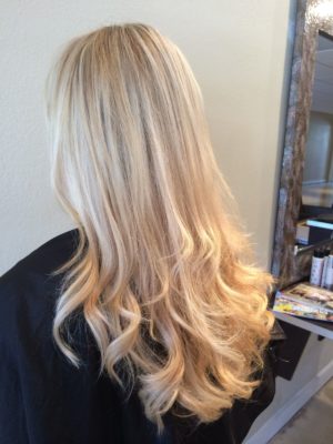 Растяжка волос блонд фото