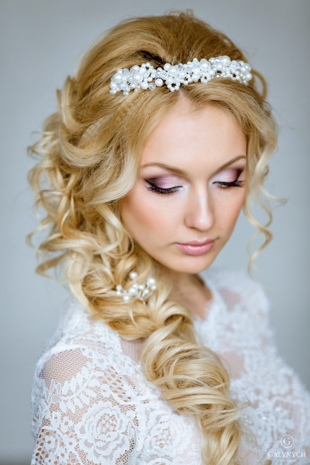Свадебная прическа с косами на короткие волосы