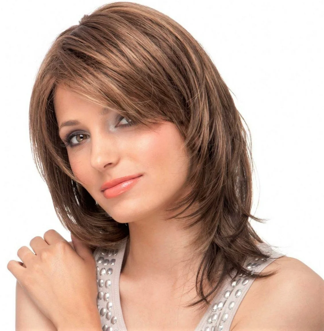Фото стрижек на средние волосы для женщин с челкой 45 лет